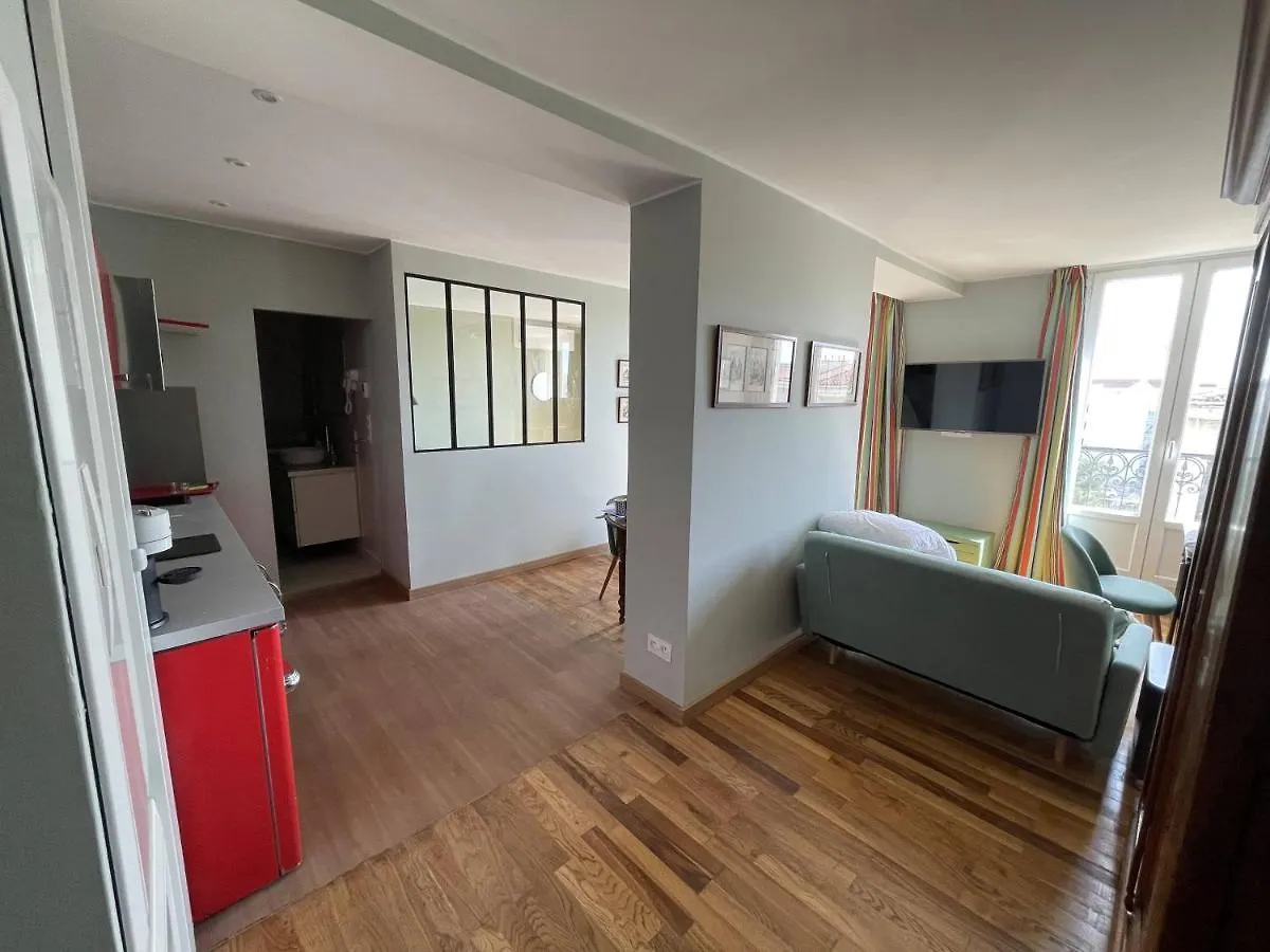 아파트 Appartement Mignon Calme Douillet Ascenseur Clim Etage Eleve Proche Parking Et Toutes Commodites Au Coeur Du Toulon Historique