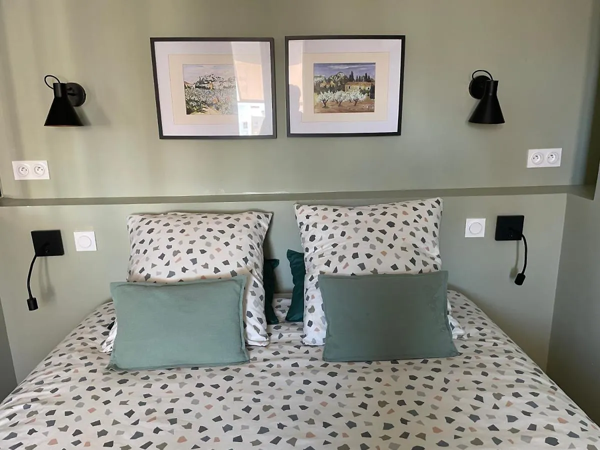Appartement Mignon Calme Douillet Ascenseur Clim Etage Eleve Proche Parking Et Toutes Commodites Au Coeur Du Toulon Historique 아파트